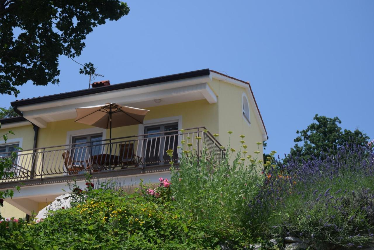 Apartments Sandra Brseč Kültér fotó